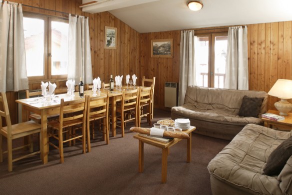 Chalet Arsellaz Dining area