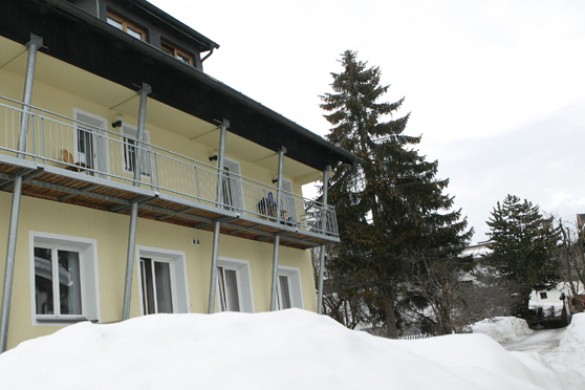 Baren Exterior