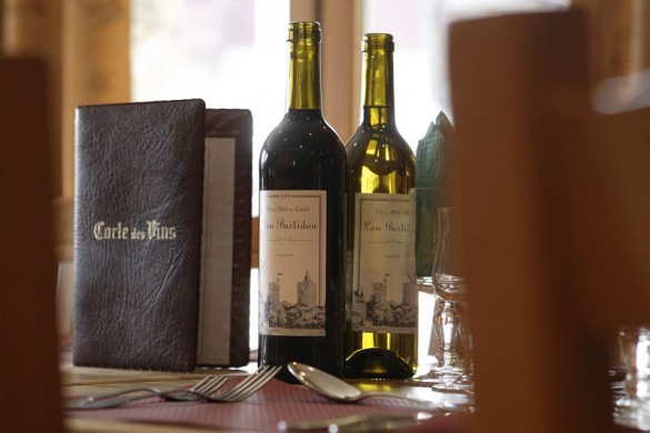 Chalet Aigle dining close up, Tignes