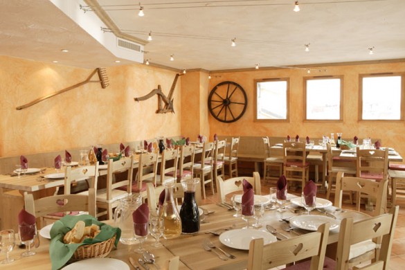 Chalet Aigle dining tables, Tignes
