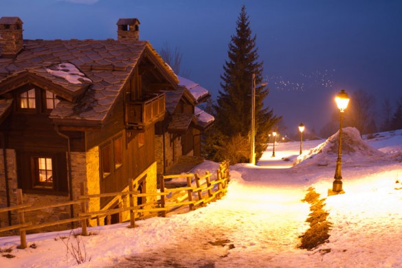 Chalet Ecureuil de Neige ext night, Courchevel