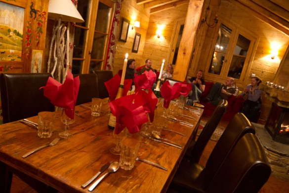 Chalet Ecureuil de Neige dining table, Courchevel