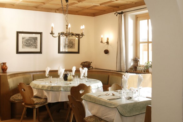 Chalet Furka dining, Lech - Zug