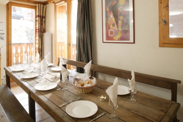 Chalet Joly dining, La Plagne
