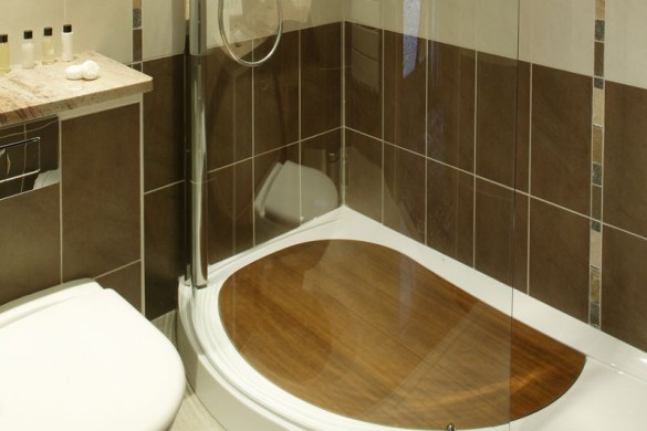 Chalet Laetitia shower, Meribel