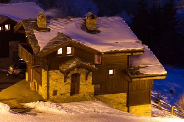 Chalet Lapin de Neige ext night, Courchevel