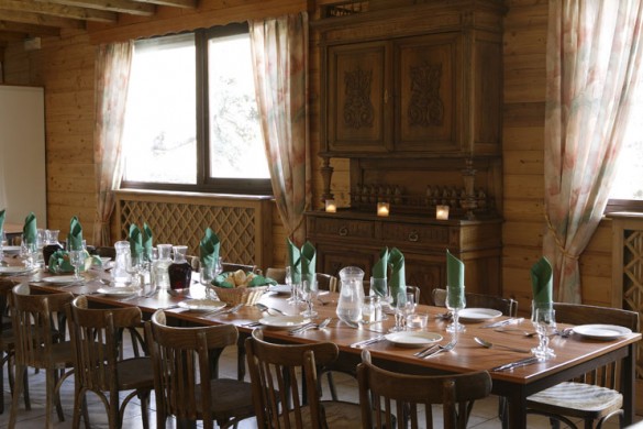Chalet Les Eterlous dining room, Alpe D'Huez