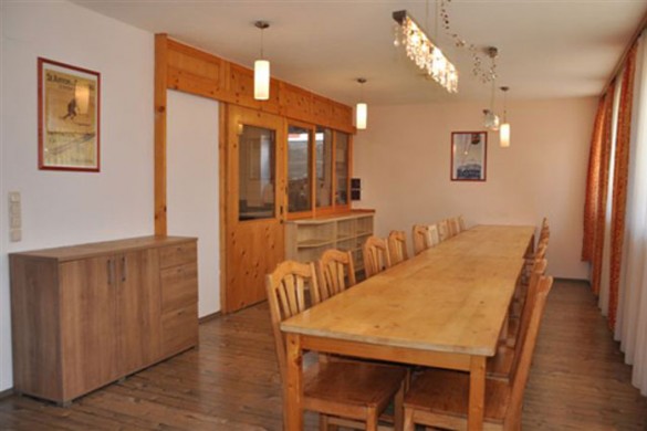 Chalet Rathia dining St Anton