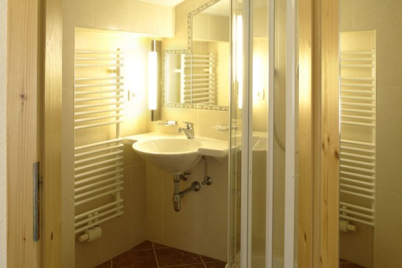 Chalet Rosmarie bath, St Anton