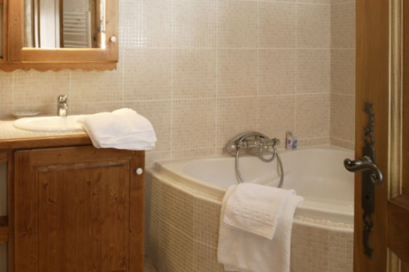 Chalet Tetra bath, Les Arcs