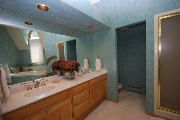 Chalet Timberline bath, Vail