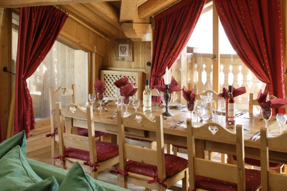 Chalet Tolima dining, Val D'Isere