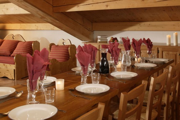 Chalet Vanoise dining, Les Arcs