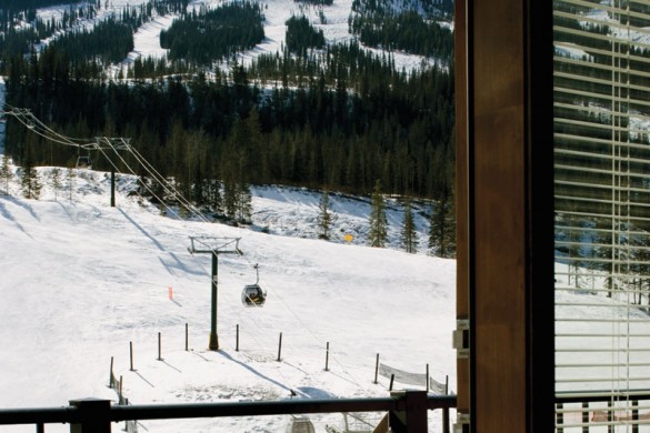 Condo Glacier and Mountaineer Lodges, ext, Kicking Horseorse