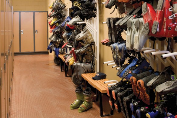 Condo Glacier and Mountaineer Lodges, lobby, Kicking Horse