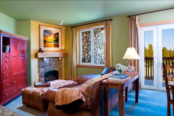 Condo Juniper Springs Resort lounge, Mammoth