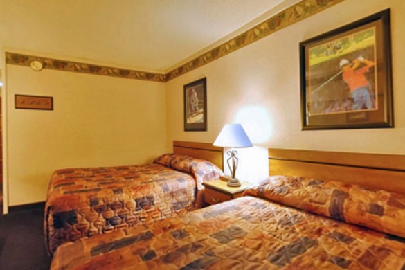 Ptarmigan Inn bed, Steamboat, USA