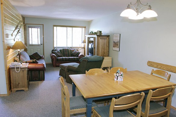 Condo Griz Inn,dining, Fernie