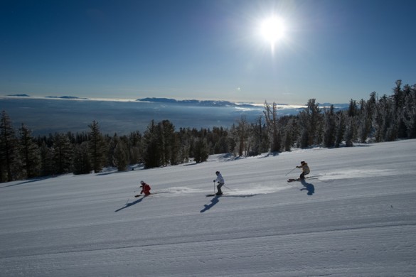 Heavenly USA, three skierss