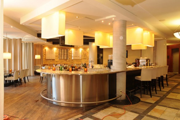 Hotel and Condo Le Westin, dining, Tremblant