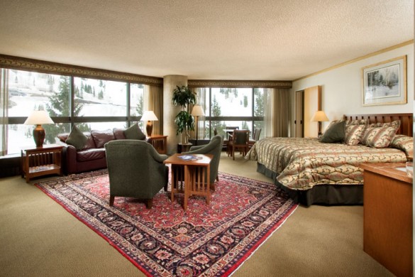 Hotel and Condos Cliff Lodge and Spa bed, Snowbird ski resort, USA