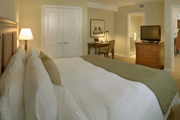 Hotel Delta Sun Peaks Resort, bed, Sun Peaks
