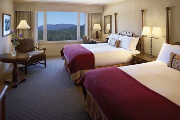 Hotel Fairmont Chateau Whistler, bed, Whistler
