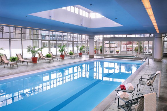 Hotel Fairmont pool, Vancouver, Canada