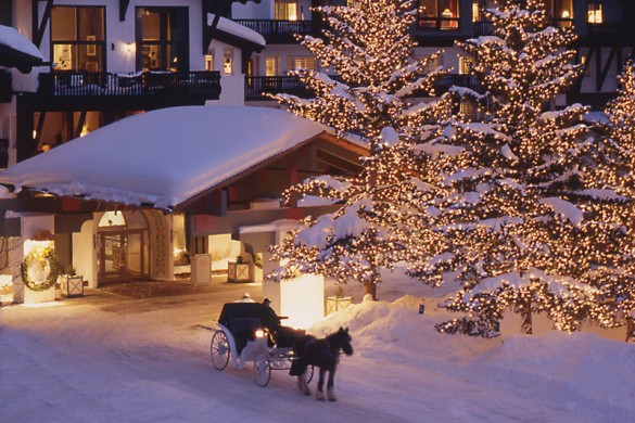 Hotel The Lodge at Vail entrance, Vail