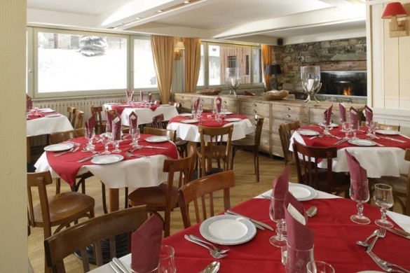 Chalet The Lodge int dinng area, Val D'Isere