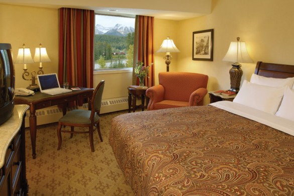 Lake Louise Inn, bed, Lake Louise