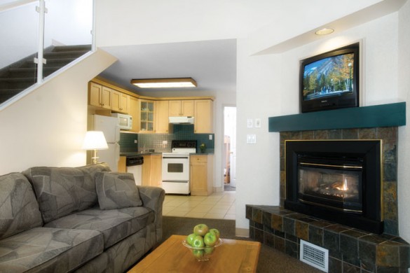 Lake Louise Inn, lounge, Lake Louise
