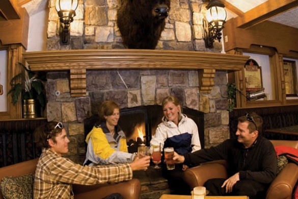 Mount Royal, lounge, Banff & Lake Louise