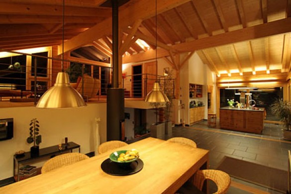 Hotel and Condominium Crystal Lodge - Skiing in Whistler Canada
