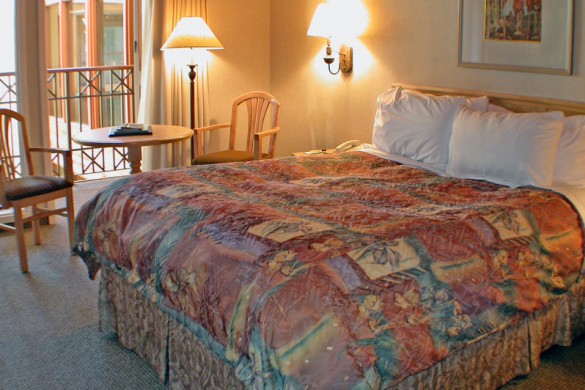 Ptarmigan Inn, bed, Banff & Lake Louise