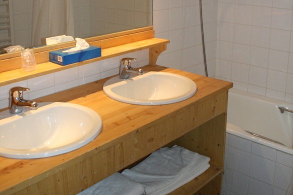 Residence Alpina Lodge bath, Val D'Isere