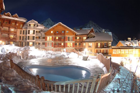 Residence Le Village 1950 pool, Les Arcs