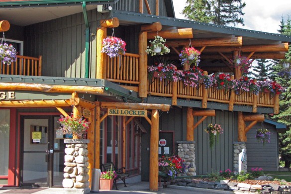 Swiss Village, ext, Banff & Lake Louise