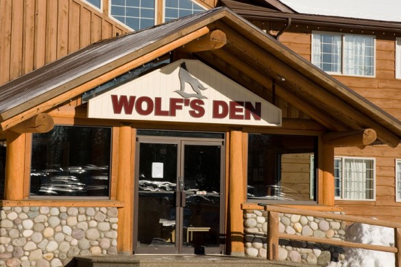 Condos Wolfs Den, ext, Fernies