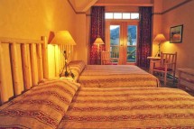 Brewster's Mountain Lodge, bed, Banff & Lake Louise