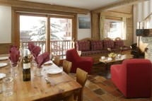 Chalet Andre dining, Meribel