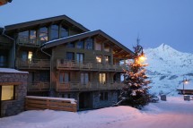 Chalet Annapurna I ext night, Tignes