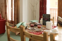 Chalet Francois dining, Tignes
