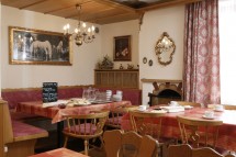 Chalet Hans dining, St Anton