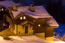 Chalet Lapin de Neige ext night, Courchevel