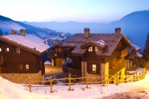 Chalet Ours de Neige ext night, Courchevel