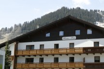 Chalet Pia ext view, St Anton