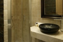 Chalet Premiere Neige shower, Val D'Isere