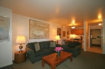 Condo Lakeland Village lounge, Heavenly