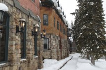 Deer Lodge, ext, Lake Louise